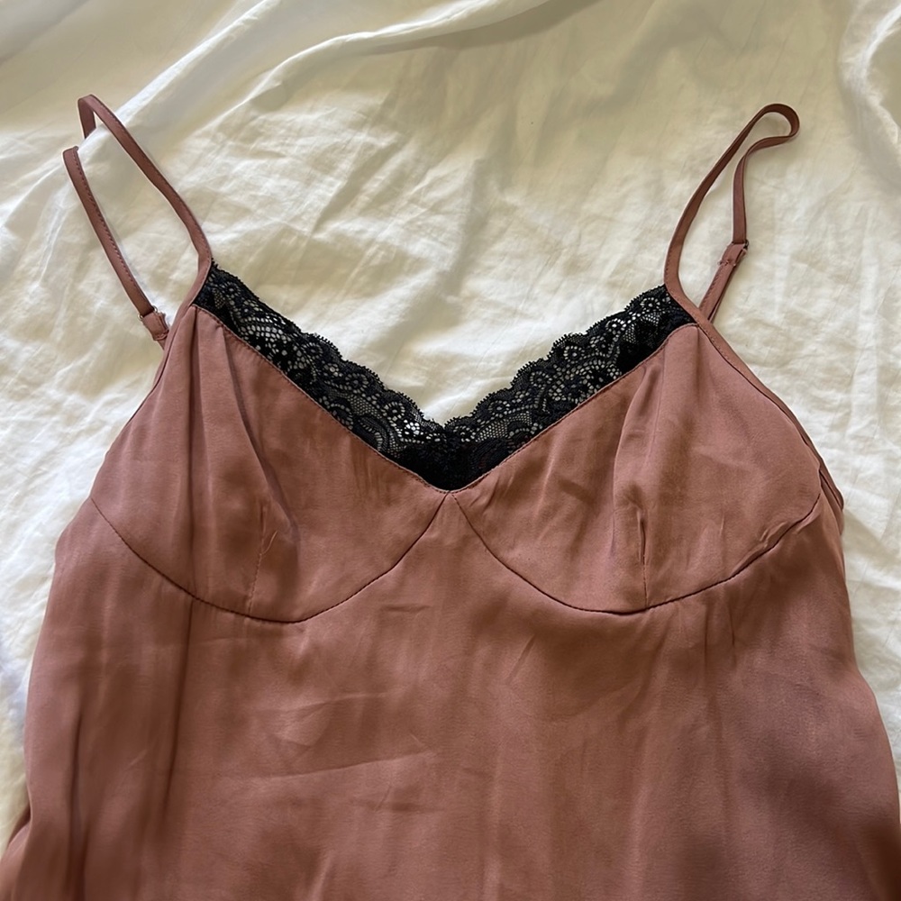 brown mini dress with black lace on the chest and bottom of dress, brand new M